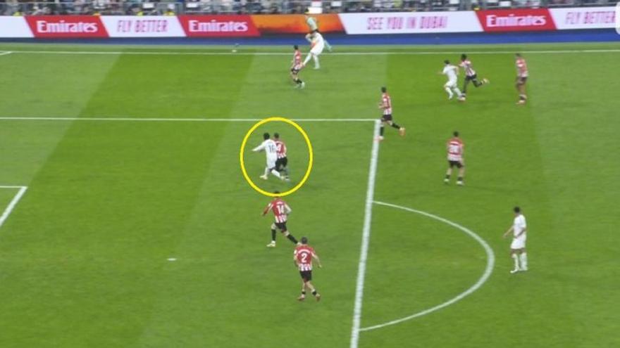 El VAR también da la espalda al Madrid: así se anuló el gol de Vinicius