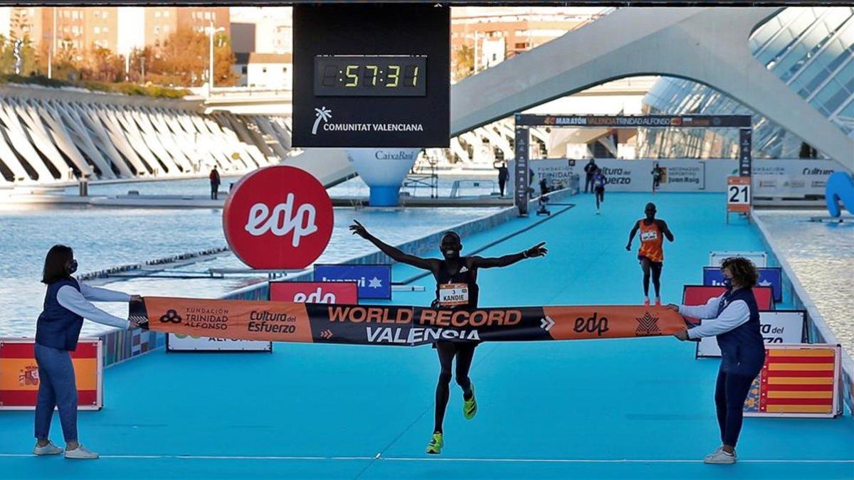 Kibiwott Kandie ha rebajado en casi medio minuto el récord mundial
