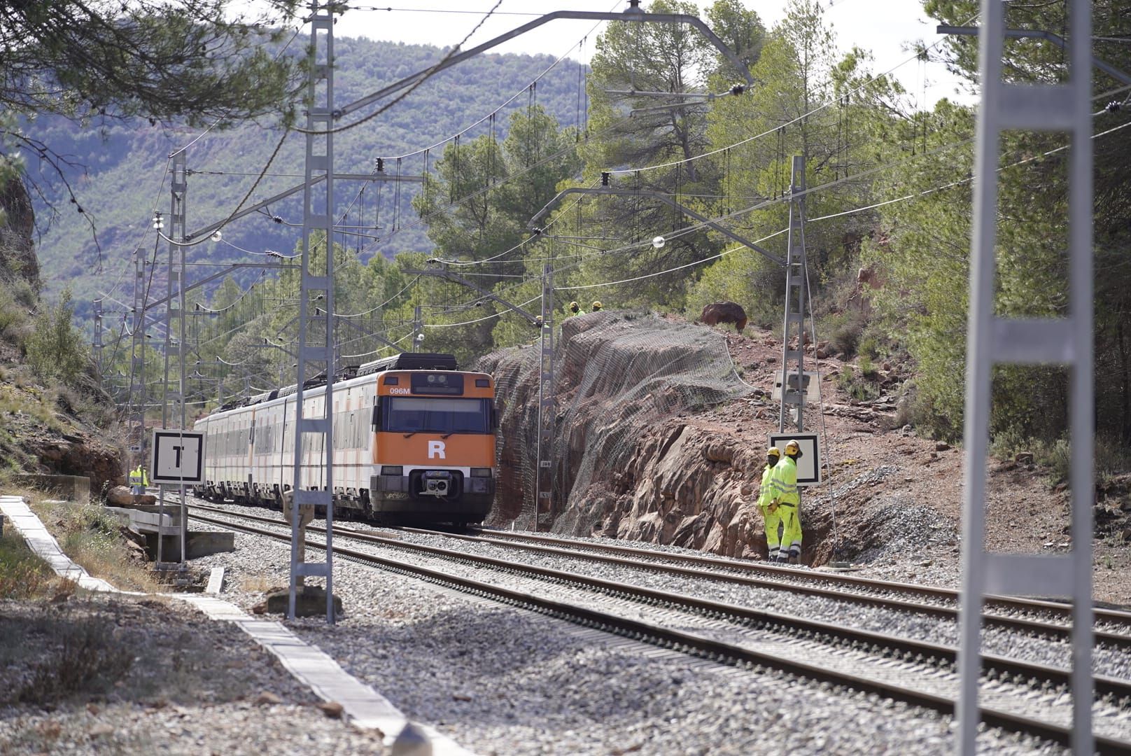 Descarrila sense provocar ferits el primer eix d’un tren de Rodalies de l’R4 entre Vacarisses i Castellbell i el Vilar