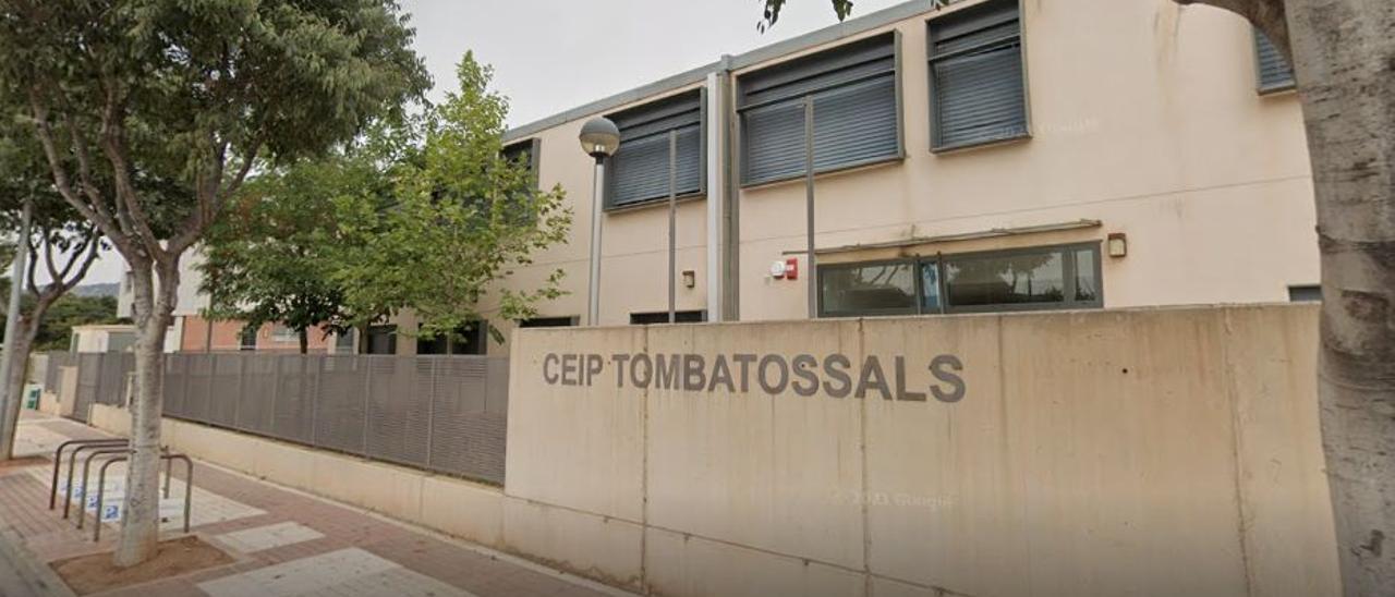 Fachada del CEIP Tombatossals de Castelló, donde se produjo el robo.