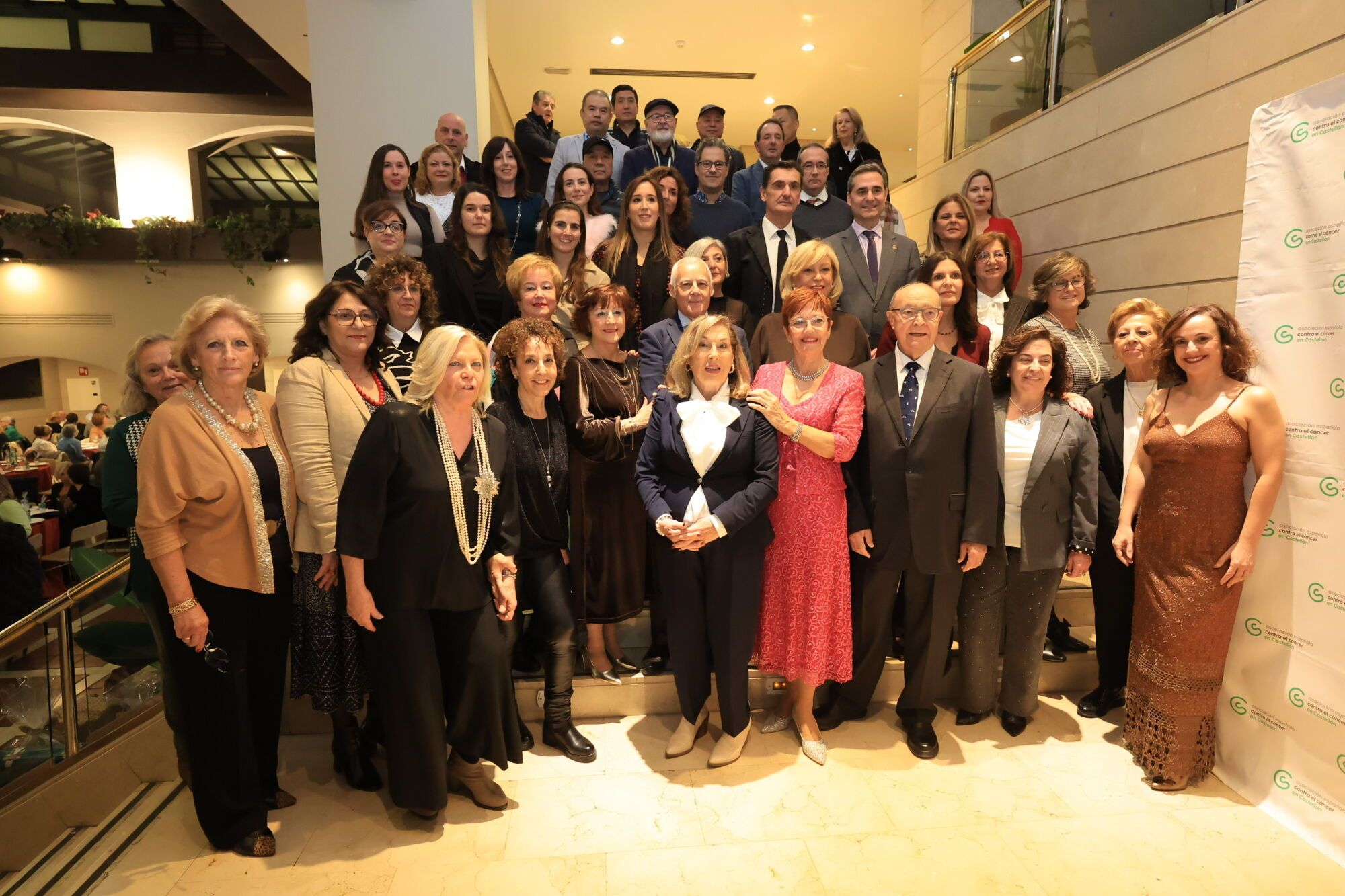 La AECC rinde homenaje al voluntariado en su tradicional cena solidaria