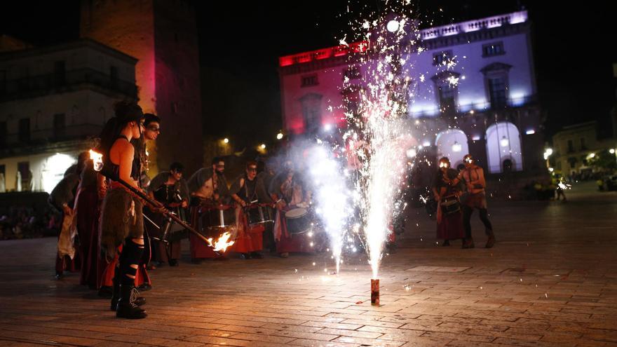 Galería | Así ha sido el desfile de San Jorge en Cáceres