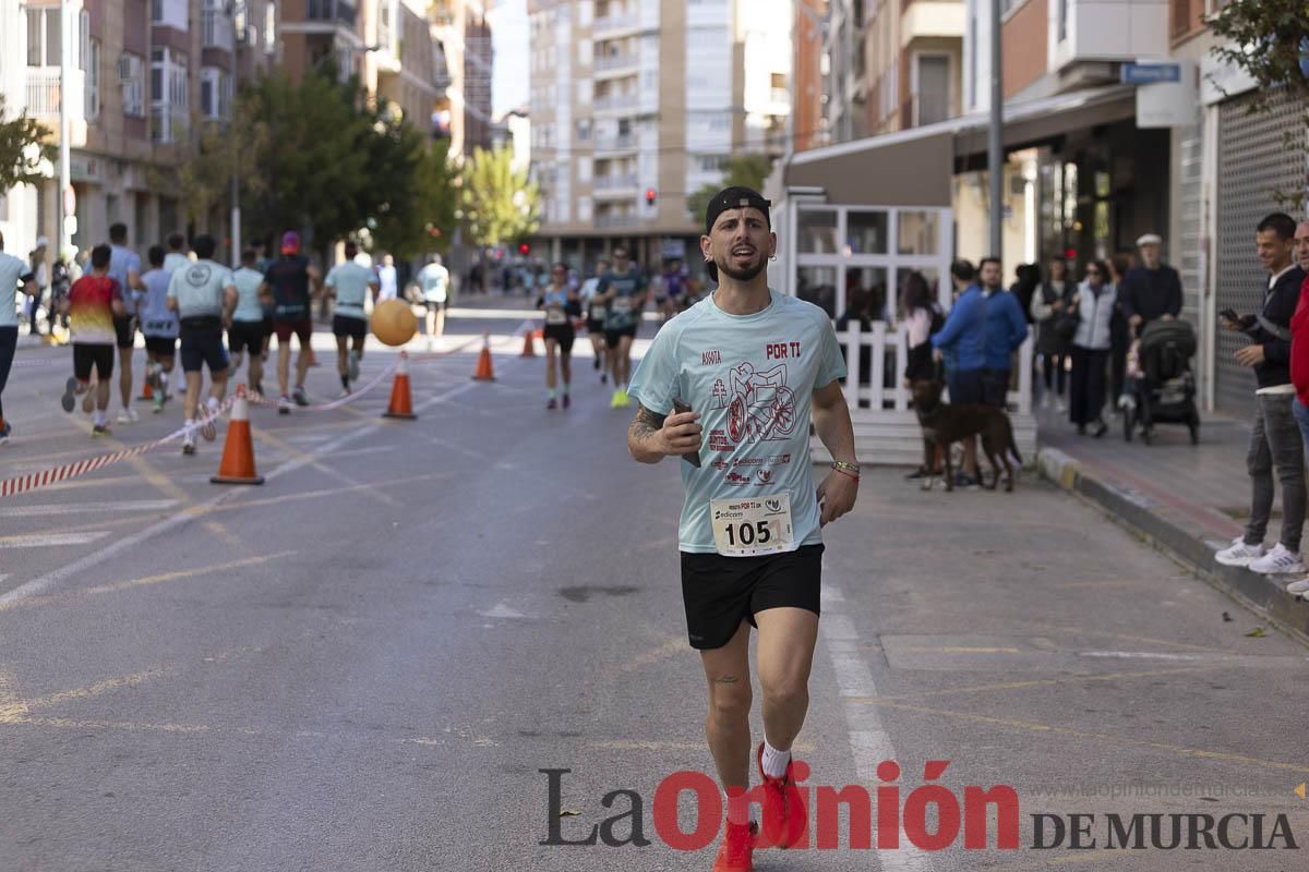 Carrera '10K Assota por ti' en Caravaca (salida y giro primera vuelta)