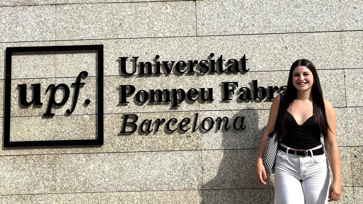 Andrea Baños, mejor nota de la PAU Huesca 2025, en la Universidad Pompeu Fabra.