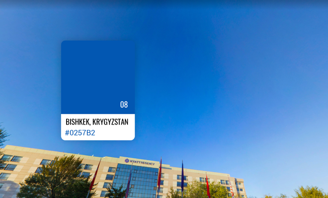 Bishkek, Kiriguistán, cielo azul