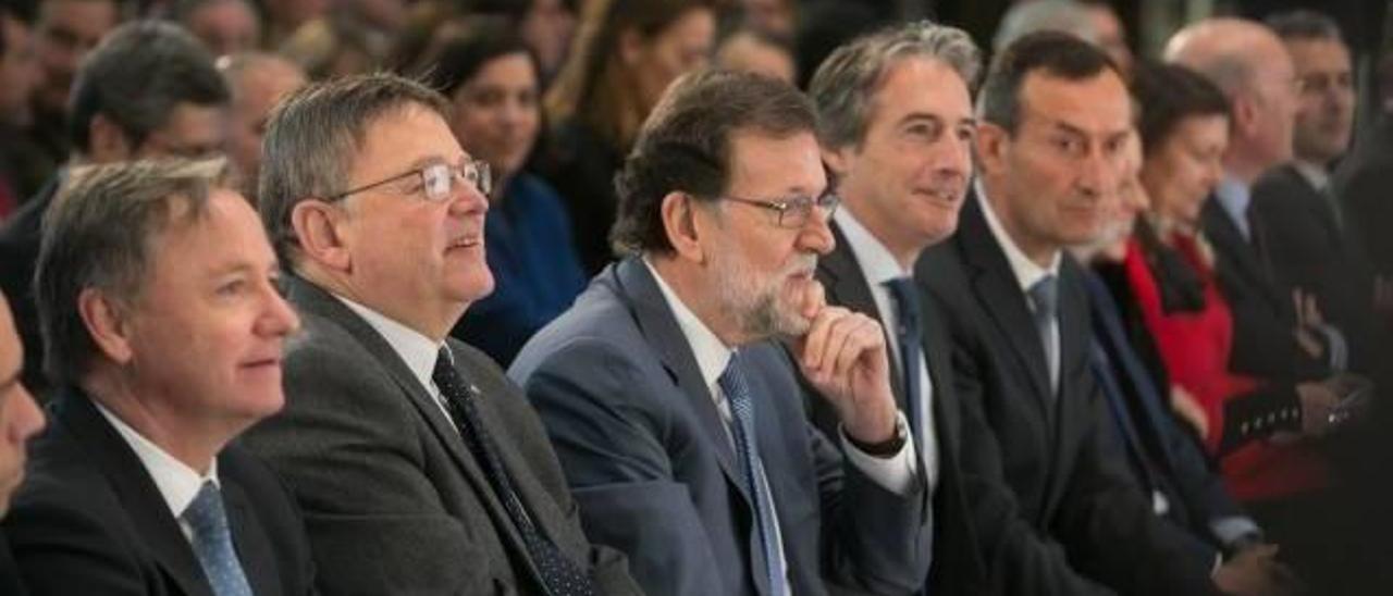 Juan Carlos Moragues, Puig, Rajoy y el ministro De la Serna, en el reciente homenaje al aeropuerto de l&#039;Altet-Elx.