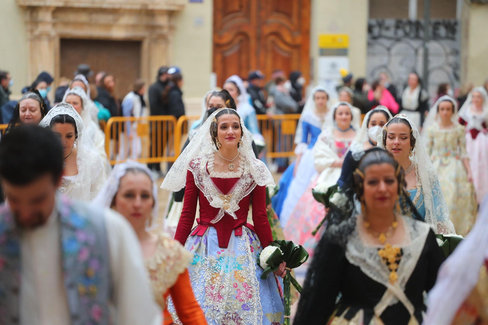Búscate en el primer día de ofrenda por la calle de la Paz (entre las 15:30 a las 17:00 horas)