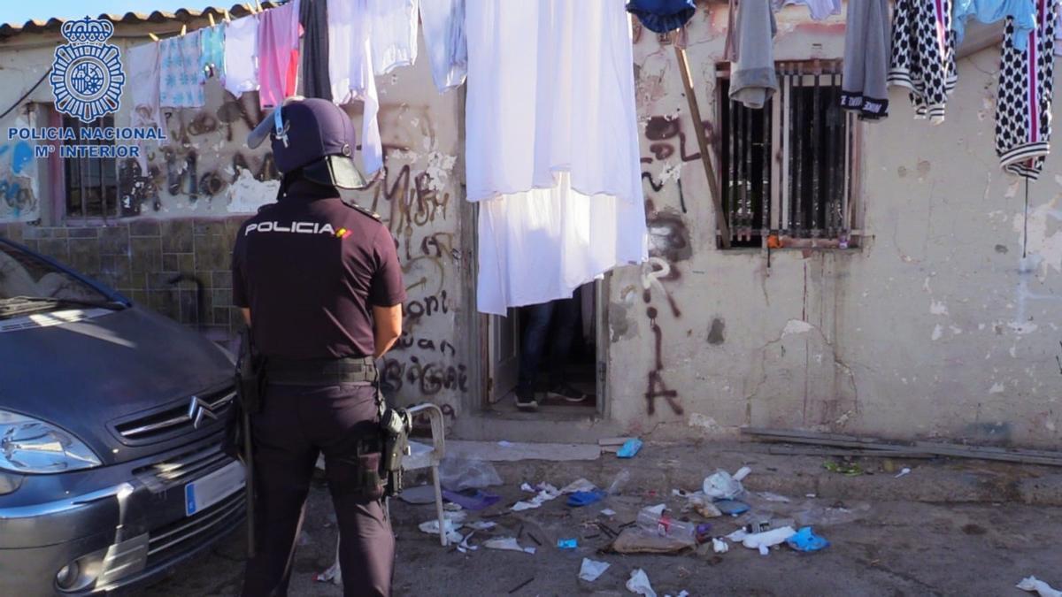 BALEARES.-El SUP denuncia una agresión por parte de unas 80 personas a varios policías nacionales en Son Banya