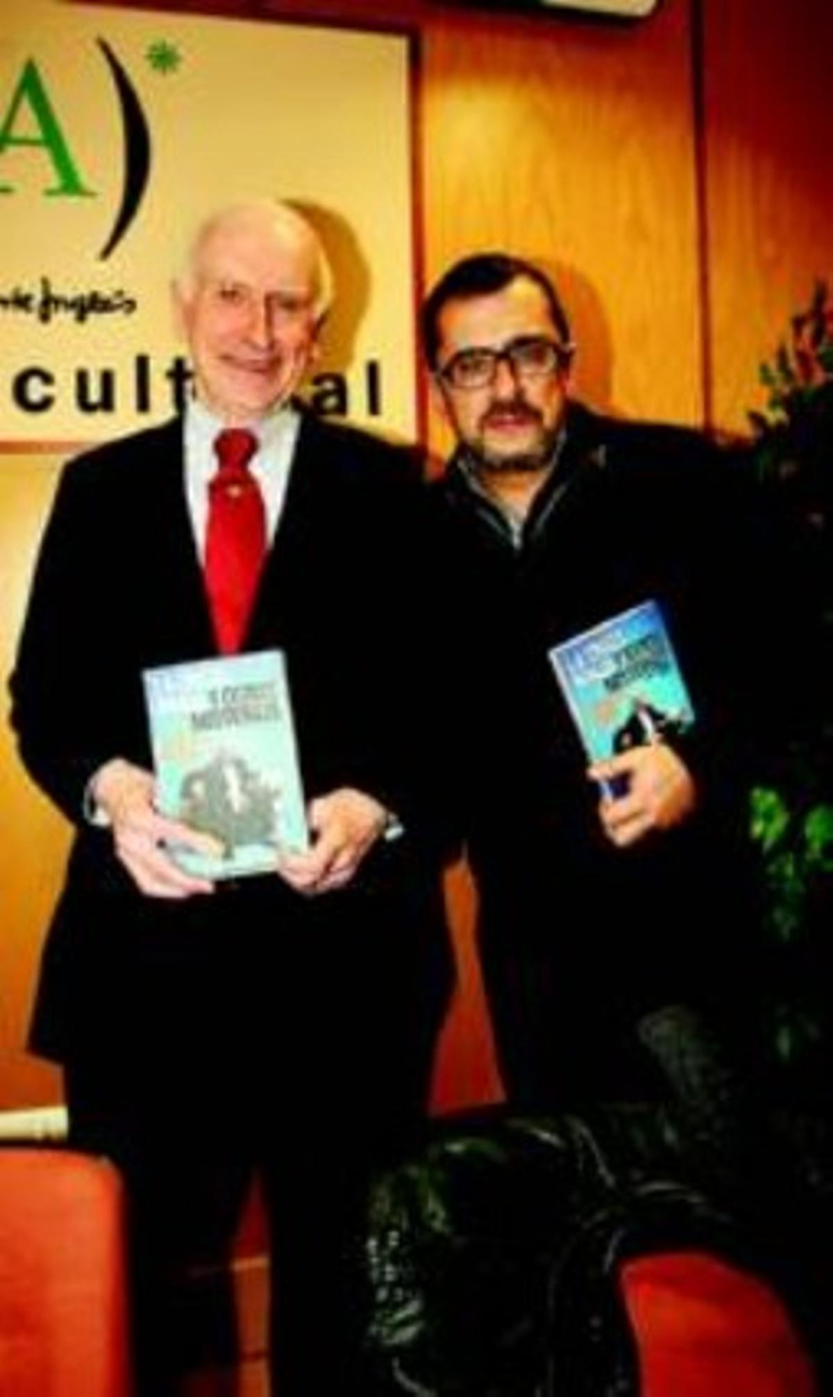 Abadía i Buenafuente, ahir, en un centre comercial de Barcelona. Abadía i Buenafuente, ahir, en un centre comercial de Barcelona.