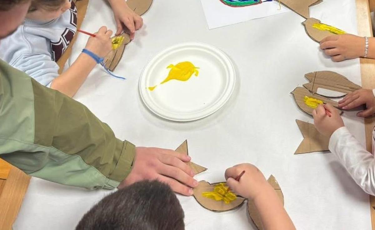 Actividades nun dos campamentos de conciliación.