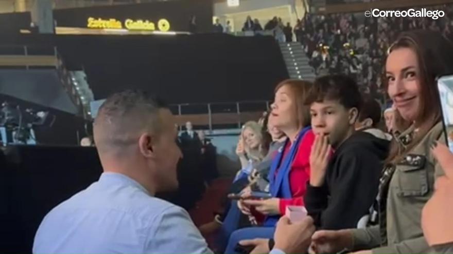 La pedida de mano compostelana en el concierto de David Bisbal en A Coruña