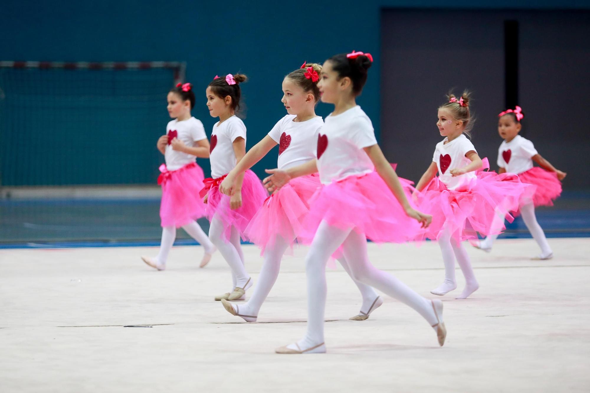 Mira aquí las imágenes de la gala de Navidad de gimnasia rítmica en Ibiza