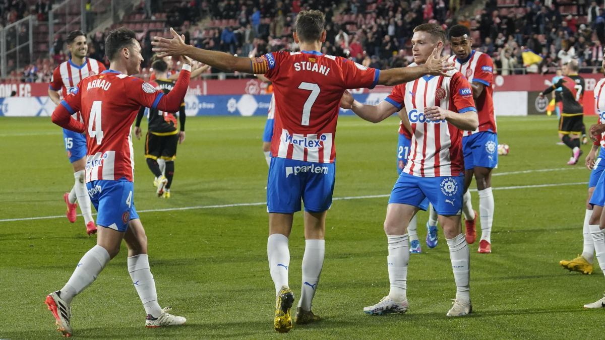 Los jugadores del Girona celebran uno de los goles de Stuani