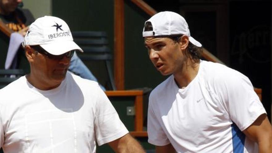 Toni Nadal, junto a Rafa Nadal.