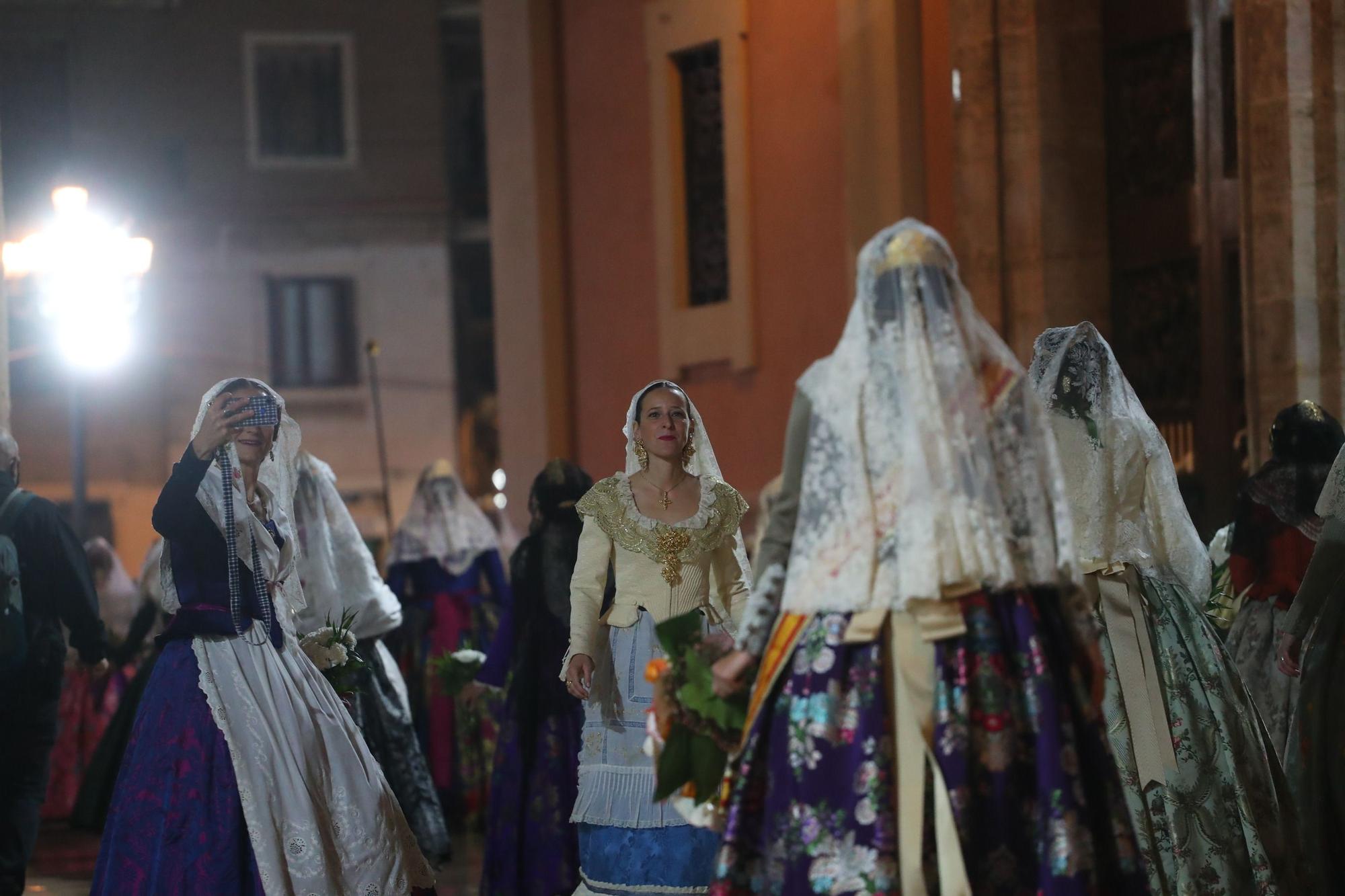 Búscate en el primer día de ofrenda por la calle de la Paz (entre las 21:00 a las 22:00 horas)