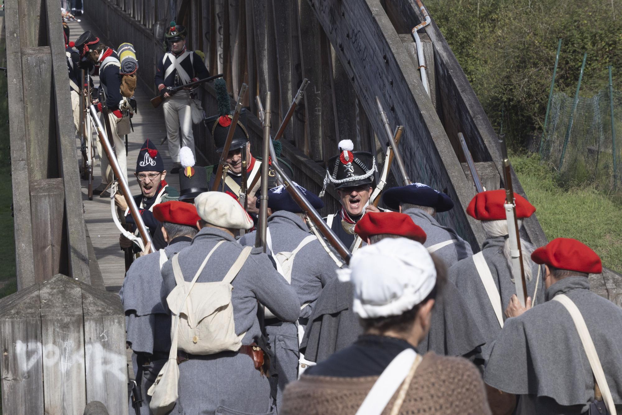 EN IMÁGENES: Así fue la recreación de la batalla del Desarme, en Oviedo