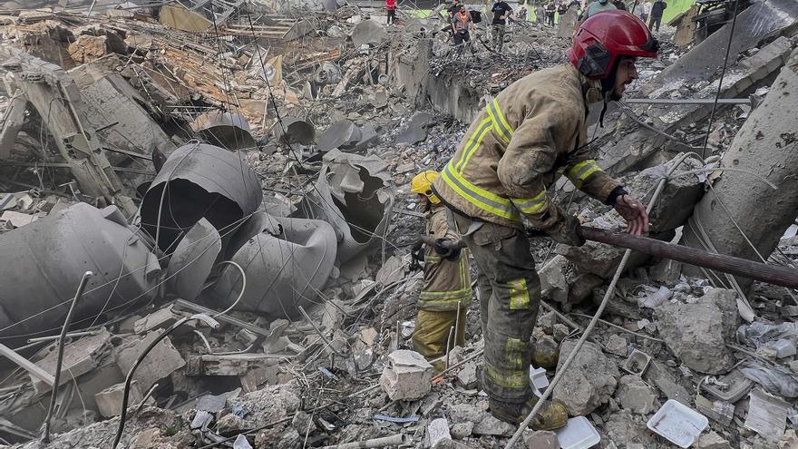 Israel bombardea Beirut por primera vez desde el alto el fuego