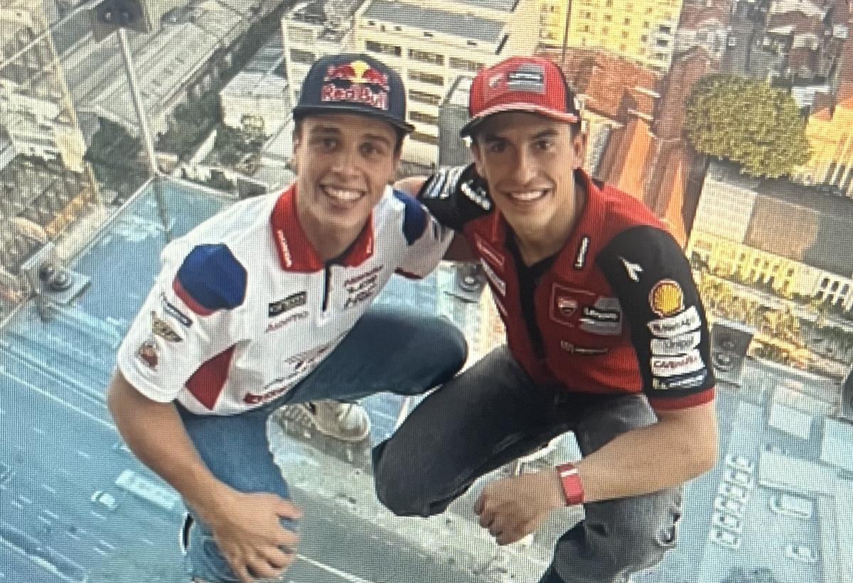Diego Moreira y Marc Márquez, el miércoles, en Brasil.