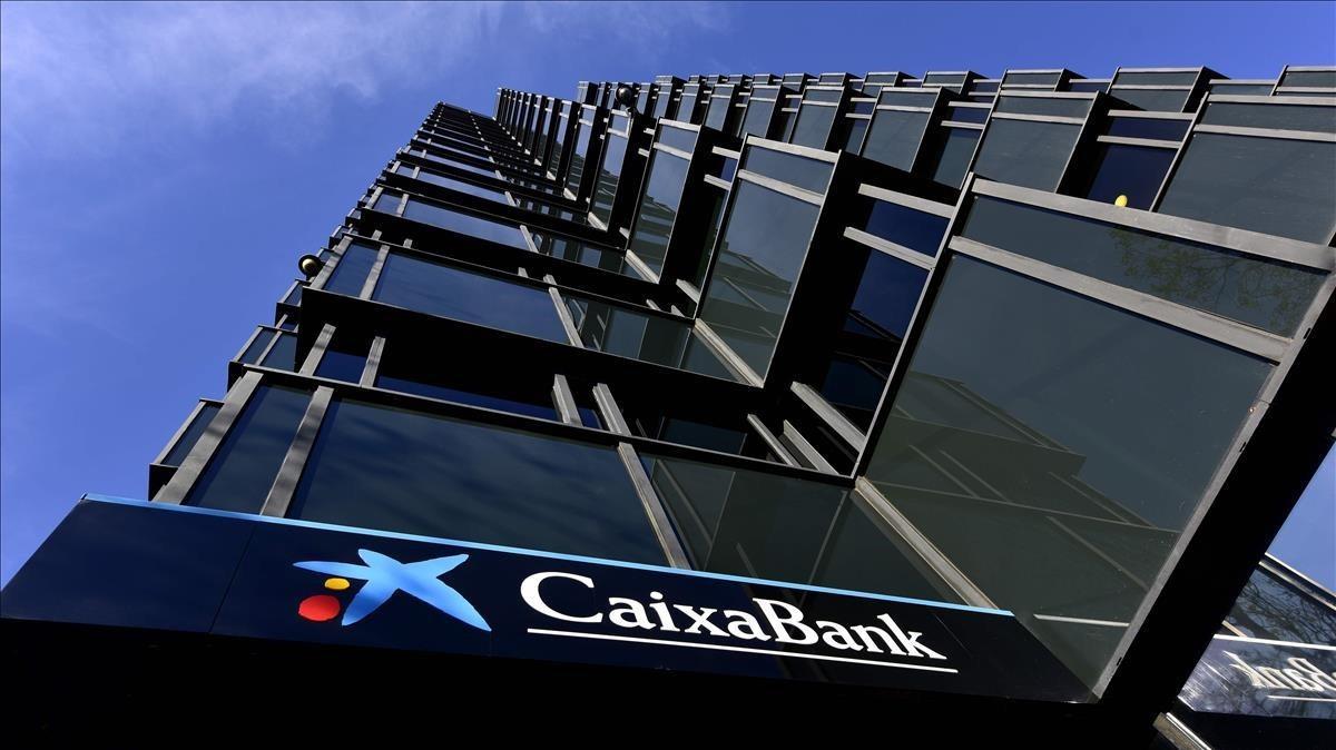 zentauroepp40420096 picture shows  la caixa   caixabank  catalan bank headquarte180705174729