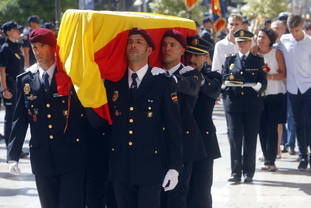 Funeral en la Catedral por el policía asesinado en València