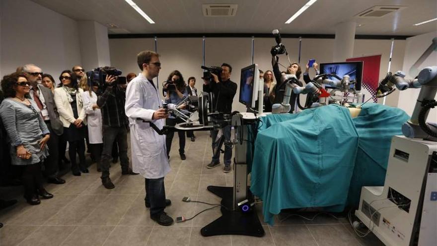 Presentan el primer robot quirúrgico de España, ideado y realizado en Córdoba