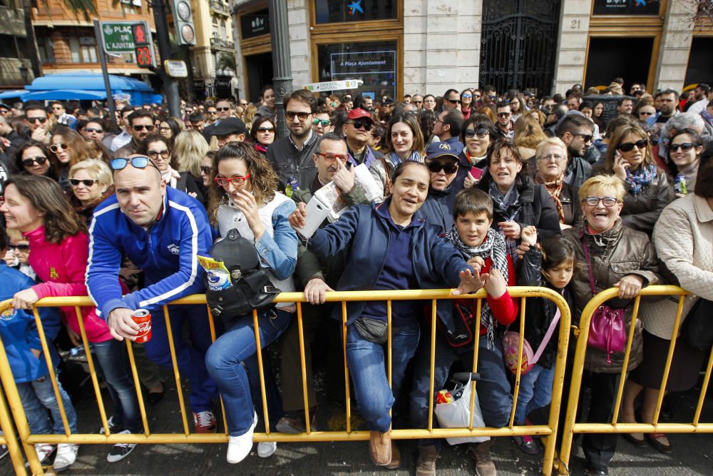 Búscate en la mascletà del 6 de marzo