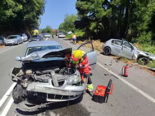 Accidente de tráfico en la PO-551 en A Madalena, en Cangas