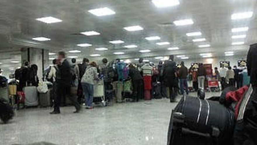 Colas en el aeropuerto de Túnez