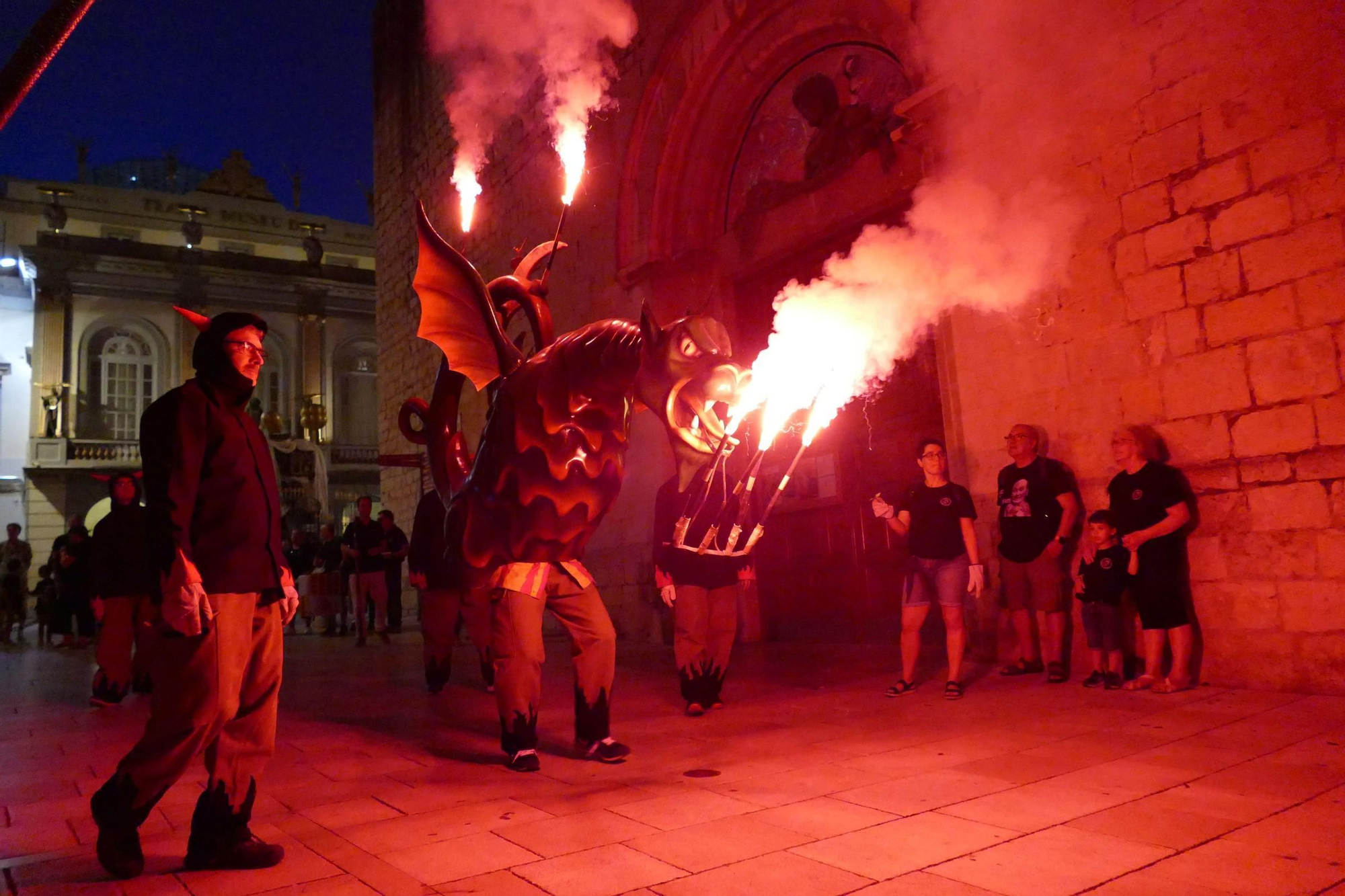 L'Encesa del Drac de Figueres es converteix en una nova tradició de les Festes de Sant Pere