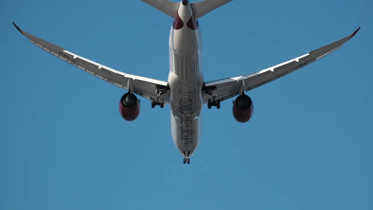 Primer vol transatlàntic d'un avió de passatgers amb combustible ecològic al 100%