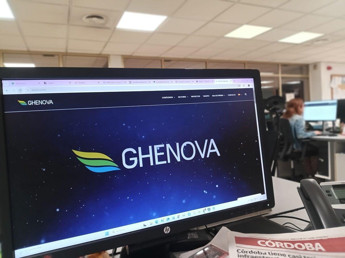 Página web de la empresa Ghenova Ingeniería en la pantalla de un ordenador. La empresa ha anunciado su llegada a Córdoba donde contratará a 50 ingenieros.