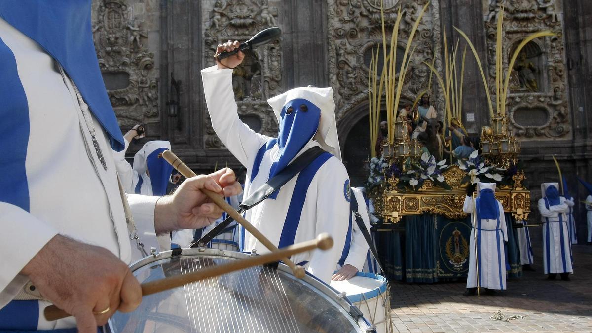 Procesión de las Palmas con la Crofradía de la entrada de Jesús en Jerusalén desde la iglesia de San Cayetano.