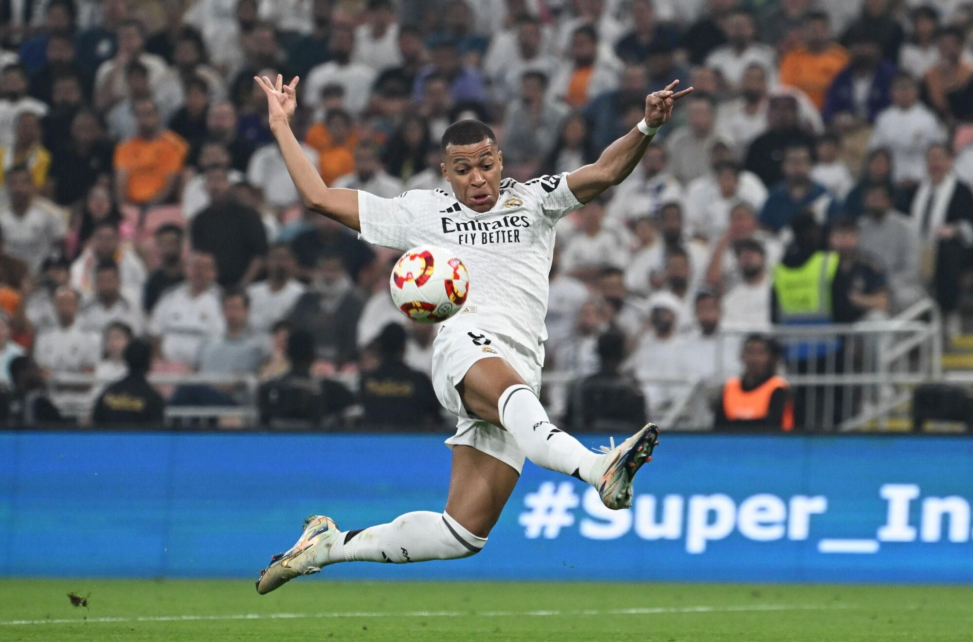 Jeddah (Saudi Arabia), 09/01/2025.- Real Madrid's Kylian Mbappe in action during the Spanish Super Cup semi final match between Real Madrid and RCD Mallorca, in Jeddah, Saudi Arabia, 09 January 2025. (Arabia Saudita) EFE/EPA/STRINGER