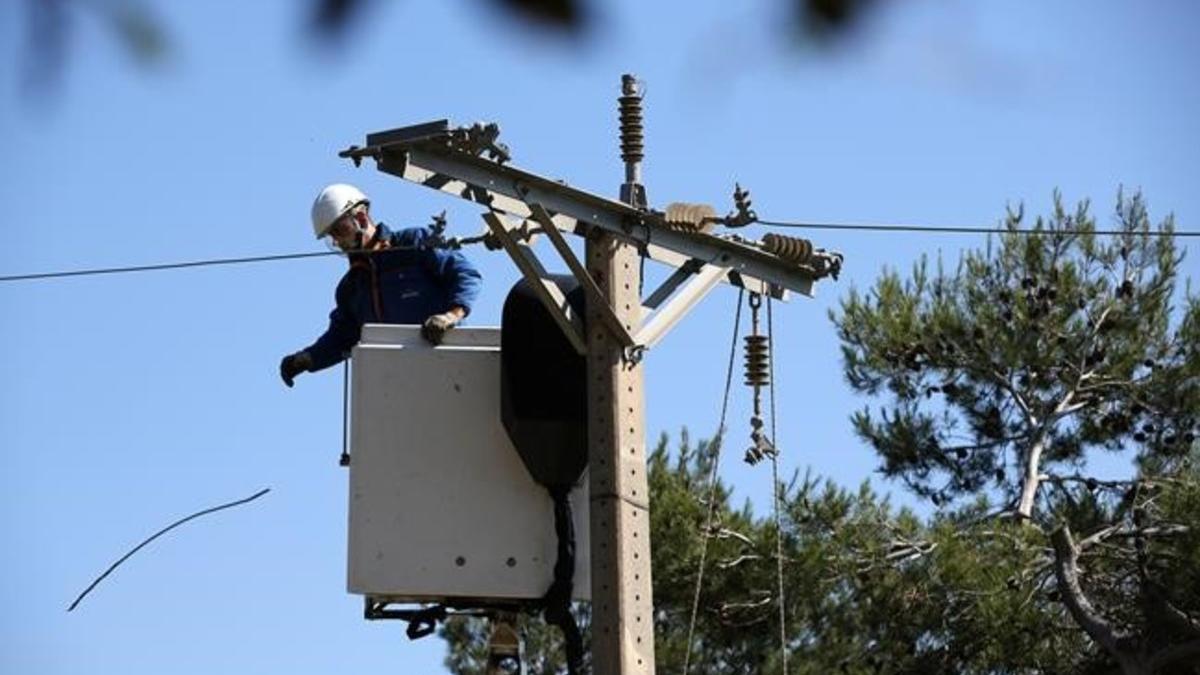 zentauroepp43880983 barcelona 21 06 2018 barcelona retirada de torres y cableado180621151429