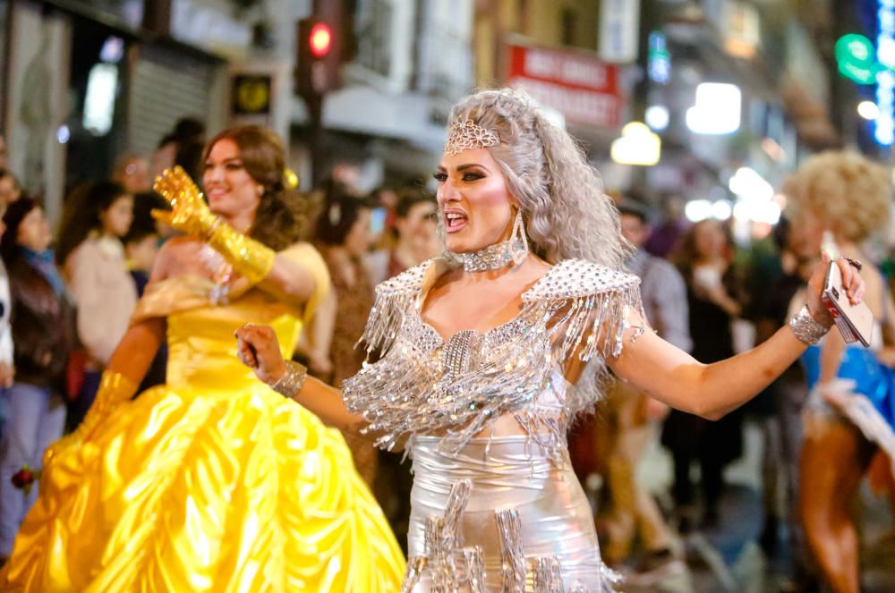 Desfile adulto de los carnavales de Benidorm