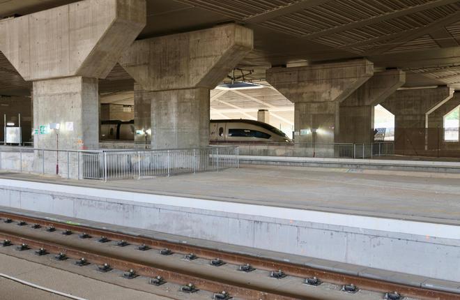 Avanzan las obras de la estación de La Sagrera: completada la construcción de ocho vías de alta velocidad