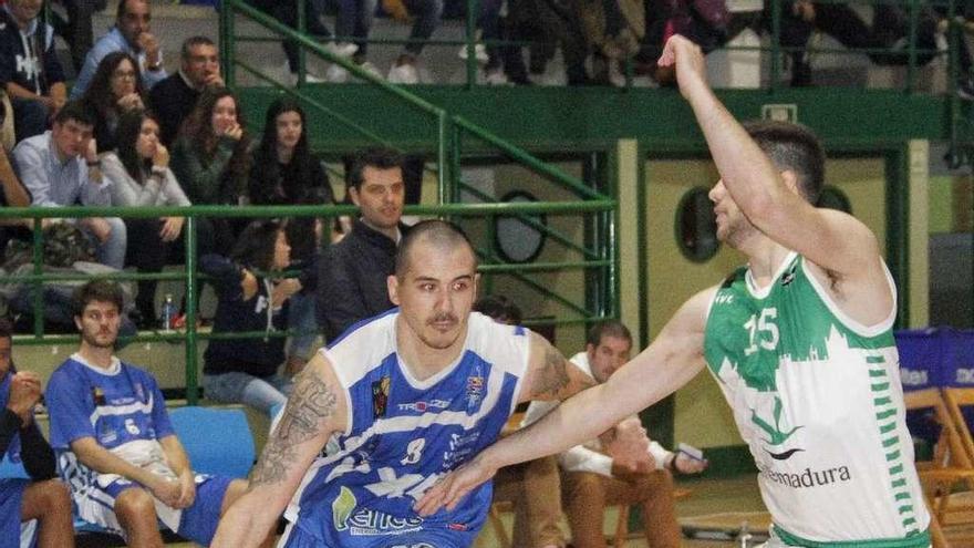 Jason Cain, en el partido ante el Cáceres en el que consiguió su tercer premio MVP. // Santos Álvarez