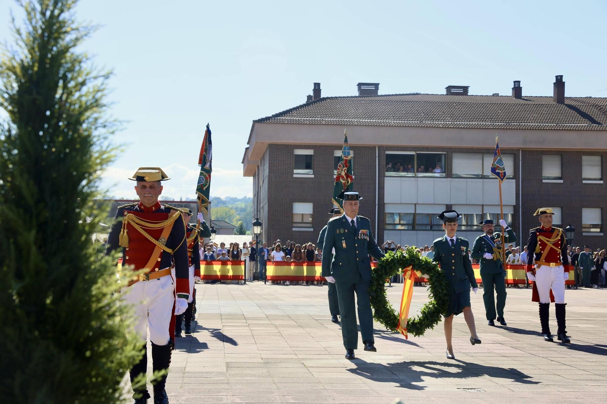 EN IMÁGENES: Desfile de la Guardia Civil en Oviedo por el día de la Hispanidad