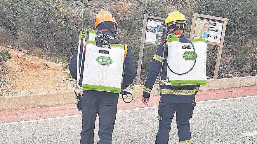 Sofocan un incendio en los acantilados de Benitatxell