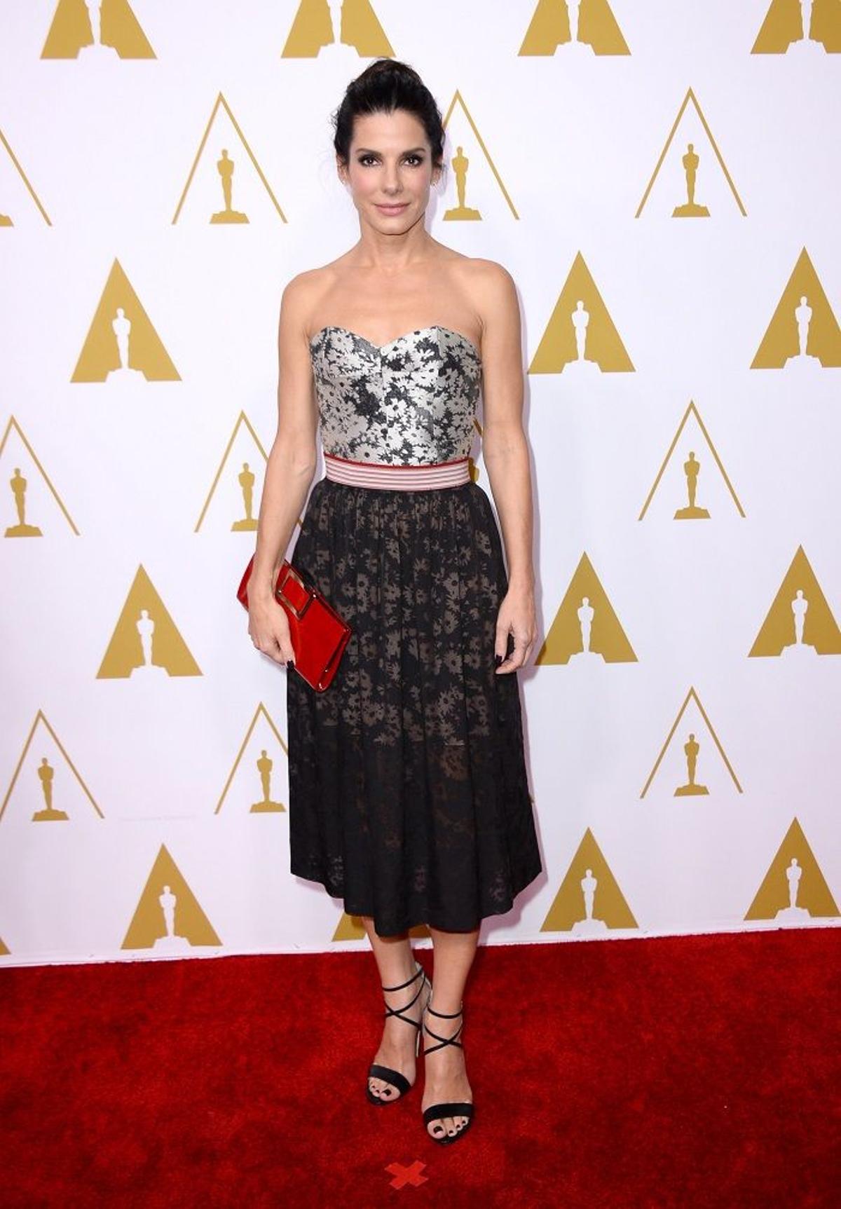Sandra Bullock con un vestido de Stella McCartney