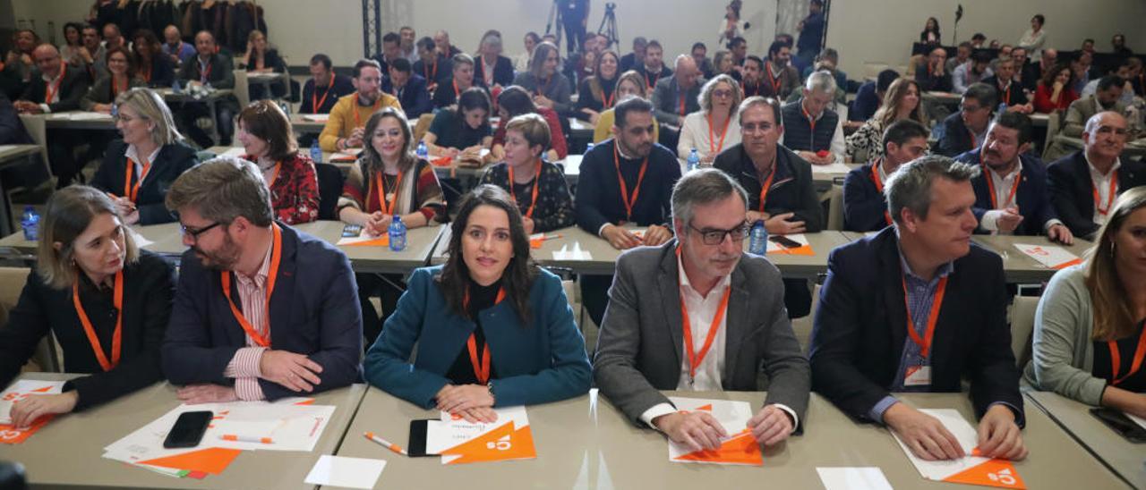 Gran parte de la delegación valenciana de Cs, sentada en la segunda fila el sábado pasado en Madrid.