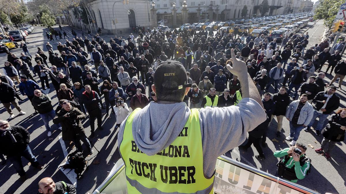 Los taxistas se manifiestan en Barcelona Tito Álvarez, líder de Elite Taxi