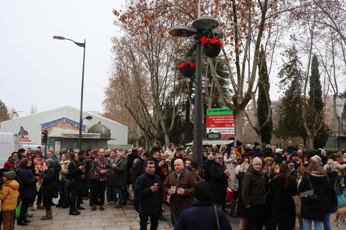 Celebración de las campanadas en el Mercado de Abastos de Zamora.