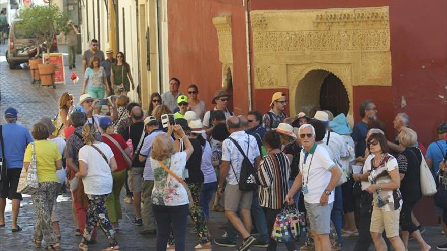 Los turistas alojados en hoteles siguen reduciéndose en Córdoba