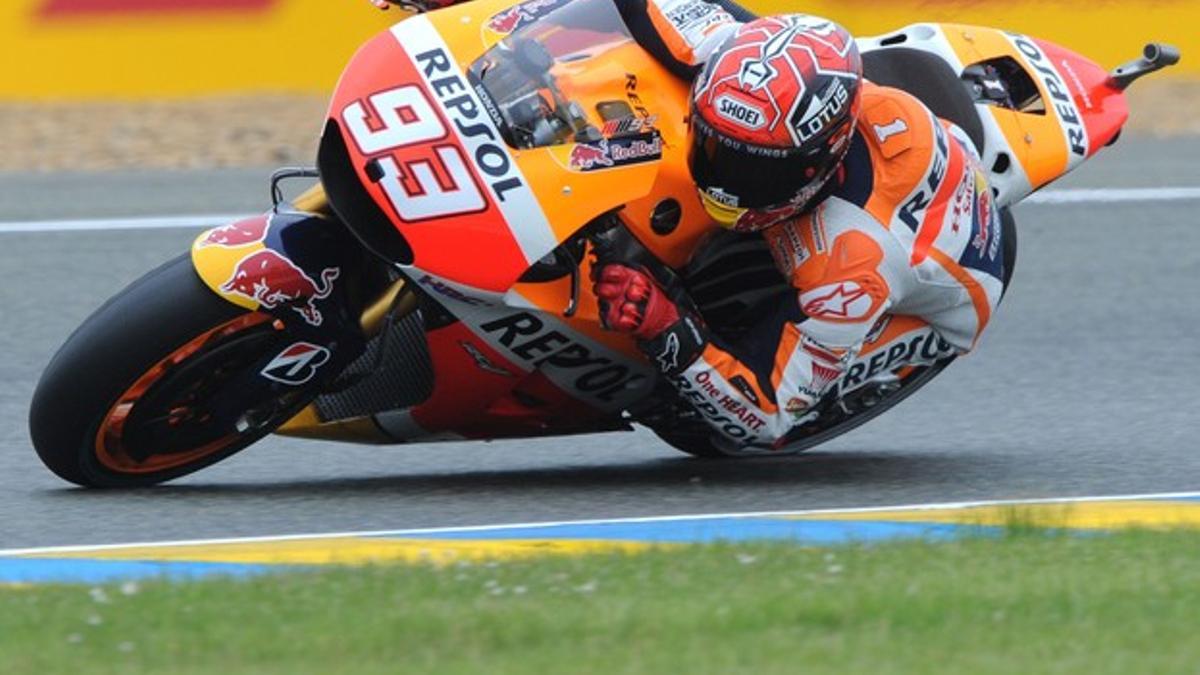 Marc Márquez con su Honda N 93, durante los entrenamientos del Gran Premio de Francia, este sábado.