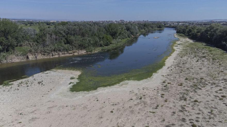 La cuenca del Ebro también se está viendo afectada por la sequía en estos últimos tiempos.  | SERVICIO ESPECIAL