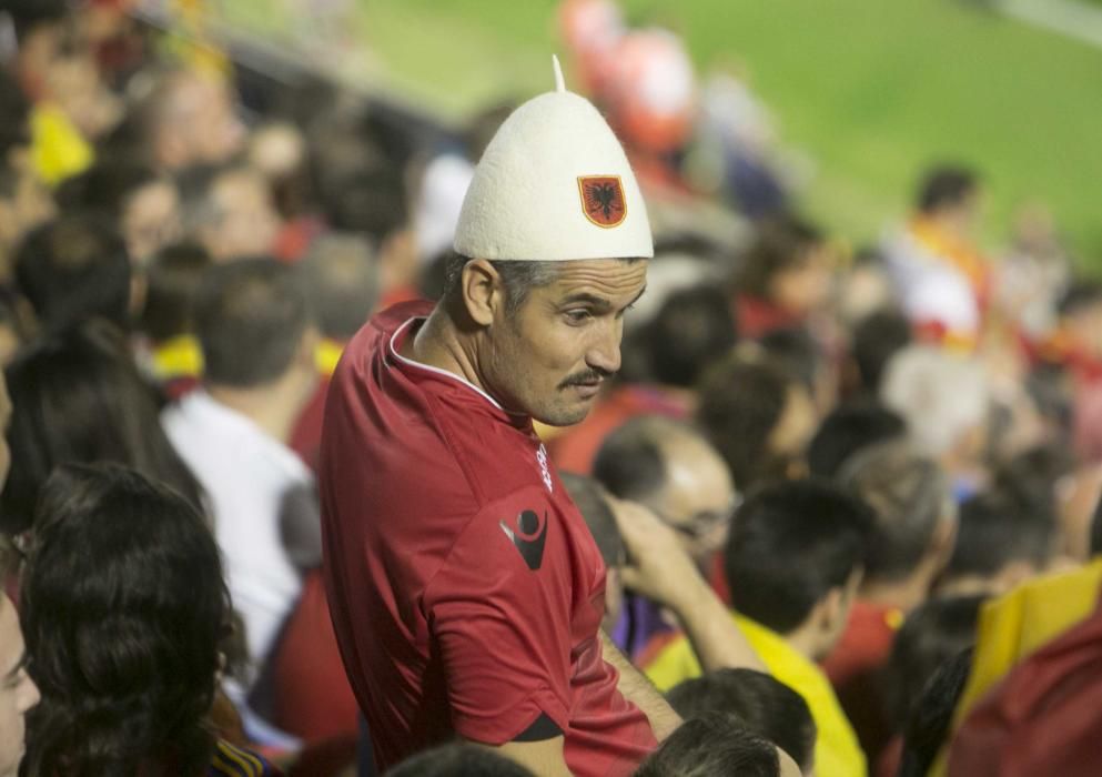 El Rico Pérez congregó a miles de aficionados que dieron aliento a la Roja