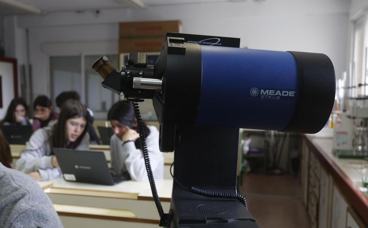 El telescopi donat per Mike Ungersma a l'IES La Patacona d'Alboraia.