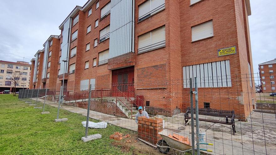 Arranca la obra de los pisos de la Guardia Civil para destinarlos a alquiler social en Badajoz