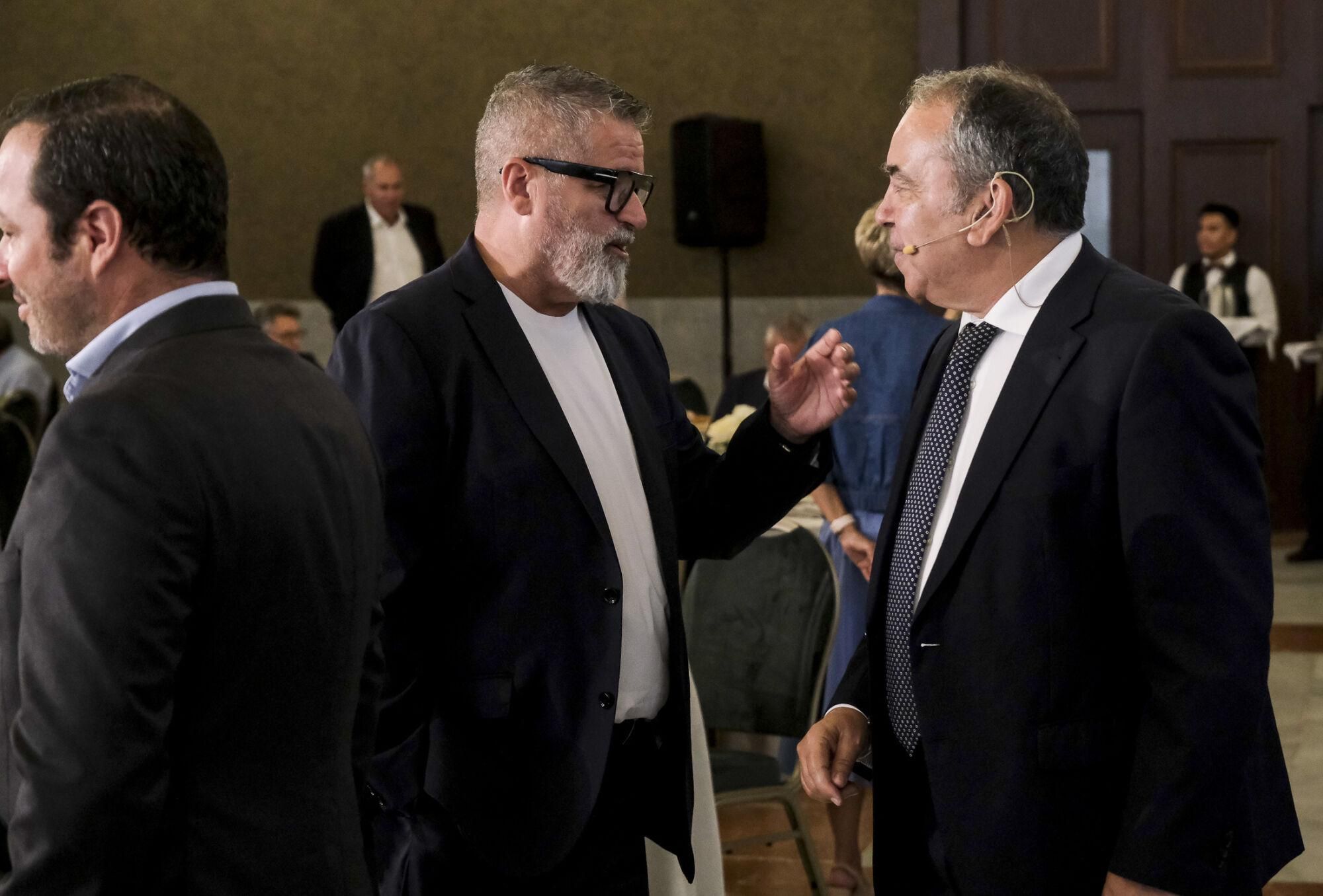 Encuentro informativo con Ángel Víctor Torres, ministro de Política Territorial y Memoria Democrática de España 